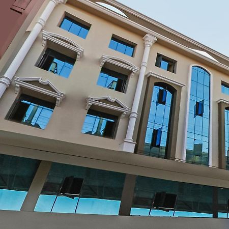 Oyo 23191 Flagship Hotel Raj Madan Ameerpet Хайдарабад Экстерьер фото
