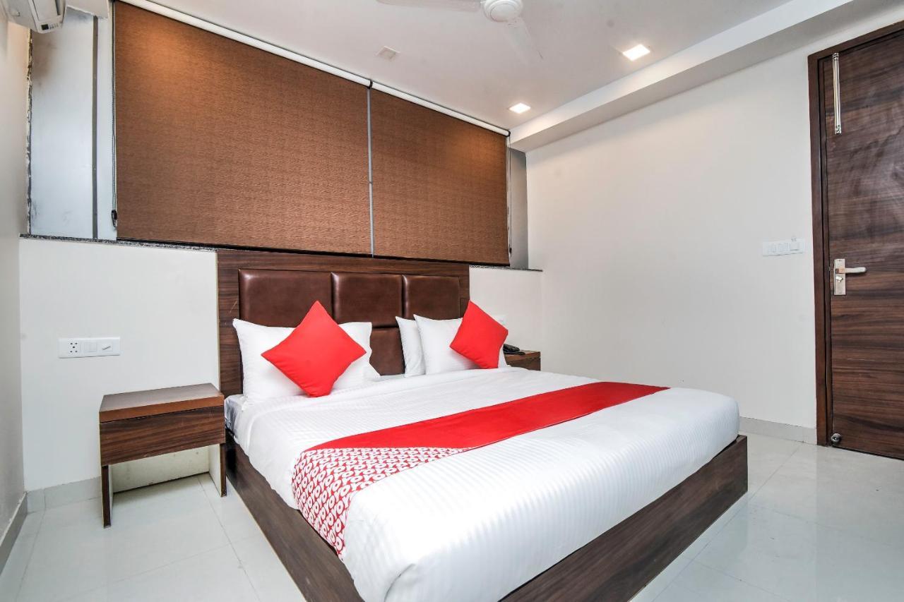 Oyo 23191 Flagship Hotel Raj Madan Ameerpet Хайдарабад Экстерьер фото