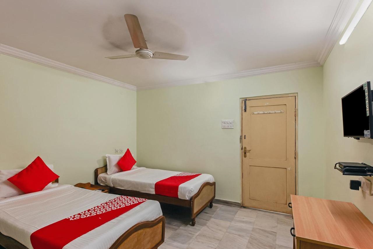 Oyo 23191 Flagship Hotel Raj Madan Ameerpet Хайдарабад Экстерьер фото