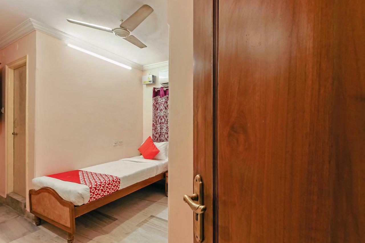 Oyo 23191 Flagship Hotel Raj Madan Ameerpet Хайдарабад Экстерьер фото