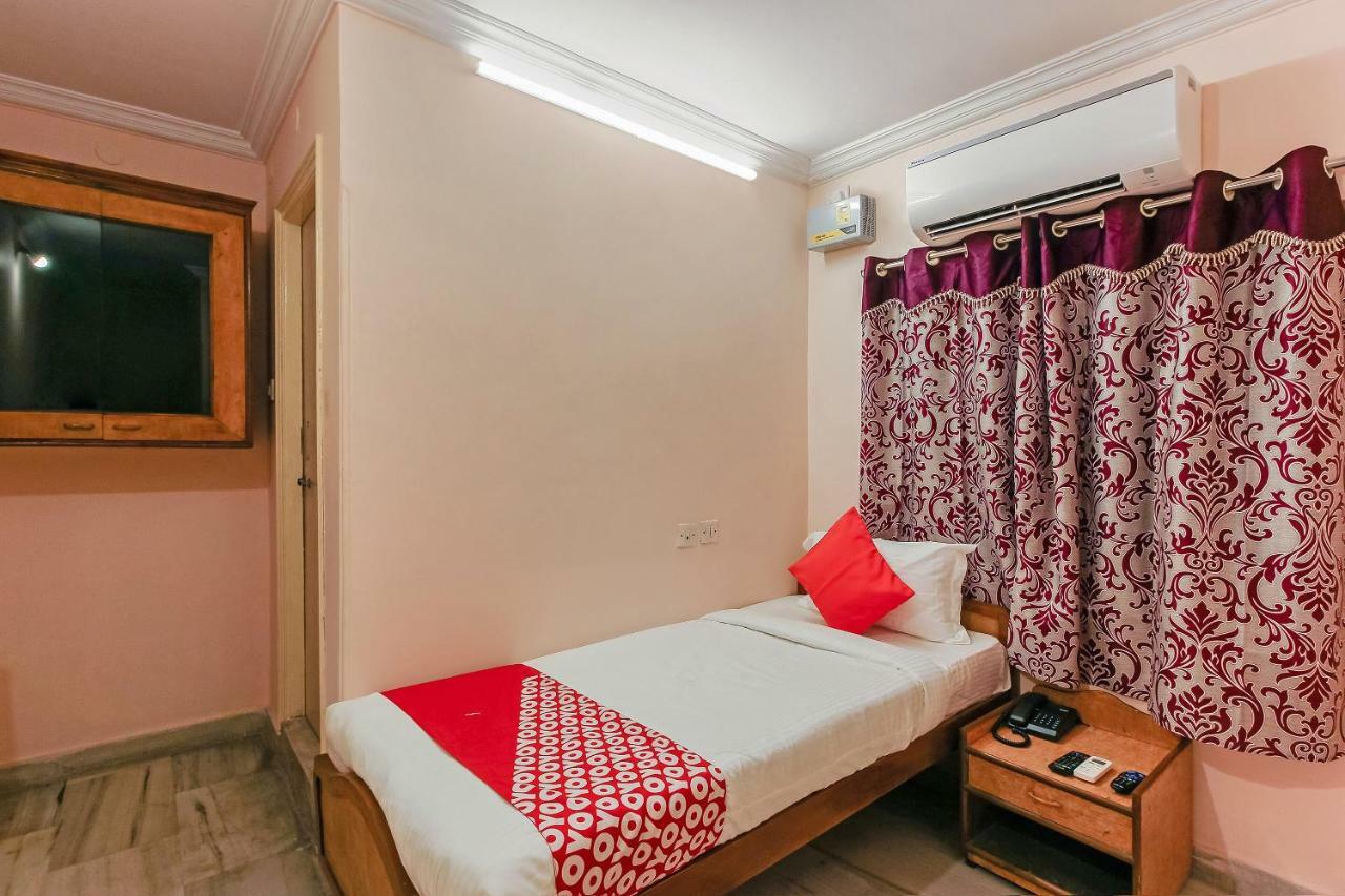 Oyo 23191 Flagship Hotel Raj Madan Ameerpet Хайдарабад Экстерьер фото